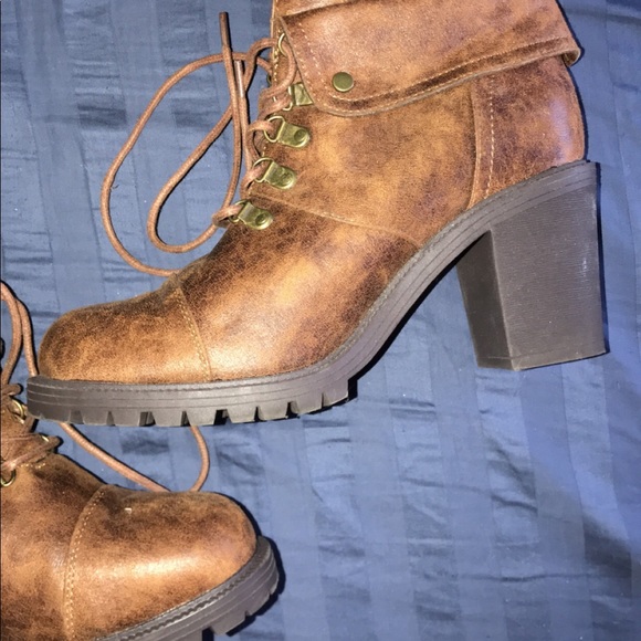 Torrid Lace up heeled boogie - Picture 3 of 6